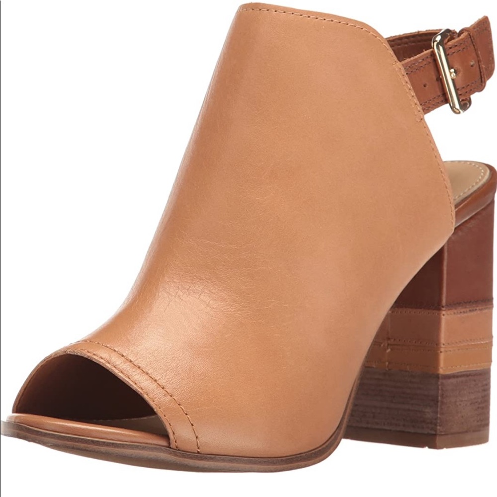 Aldo Sandal size 10. Worn only a few times.